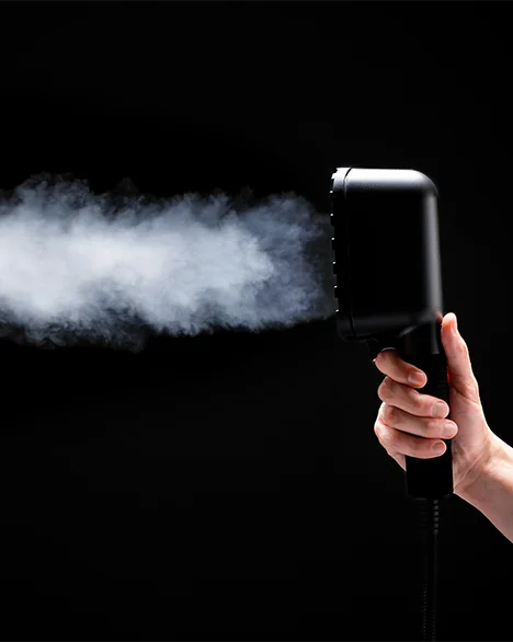 LAURASTAR by BOSS 聯名系列 IZZI PLUS 蒸氣消毒掛熨機套裝 LAURASTAR HK