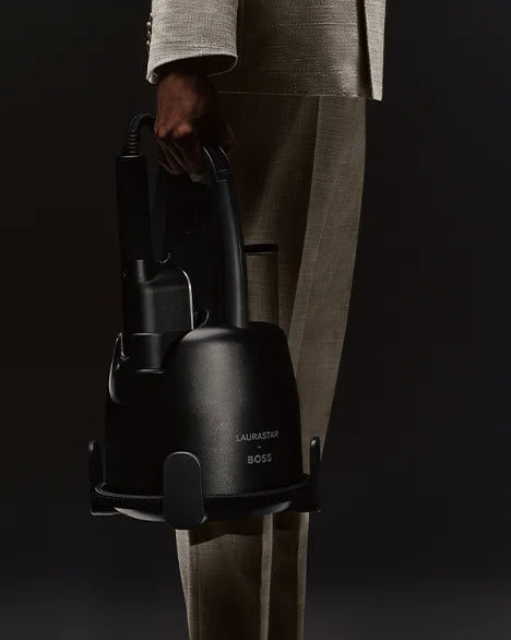 LAURASTAR by BOSS 聯名系列 IZZI PLUS 蒸氣消毒掛熨機套裝 LAURASTAR HK